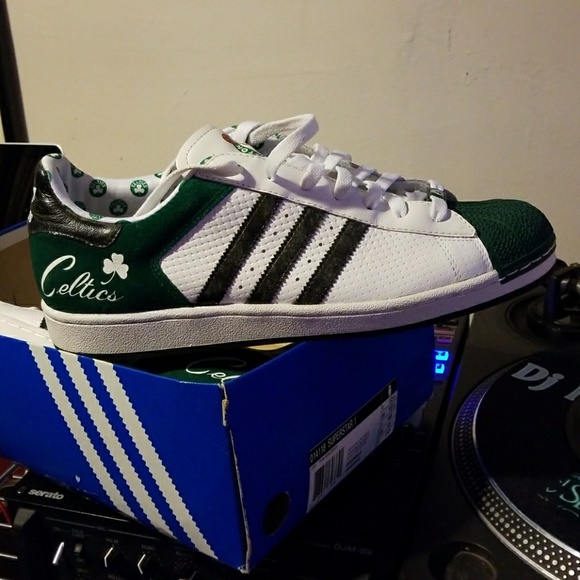 addidas sneakers - Picture 1 of 2